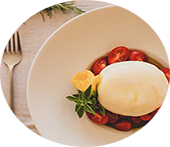 Burrata com pesto e tomatinhos cereja